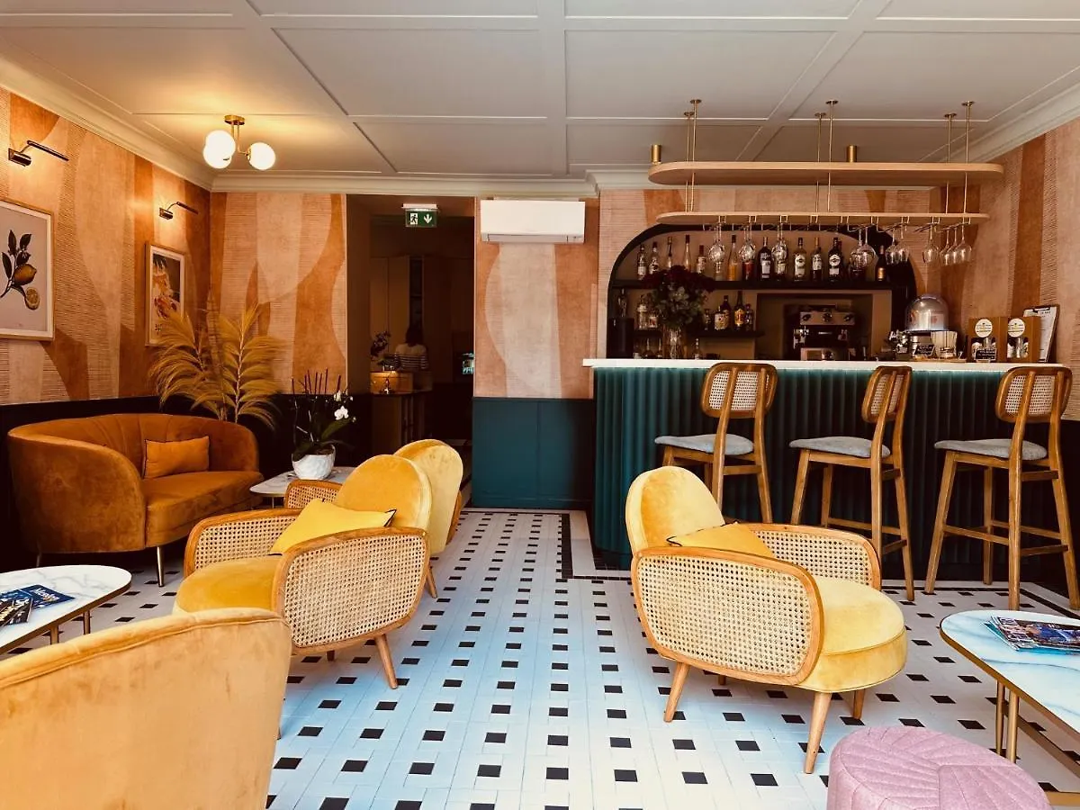 Hotel De Londres Mentone 3*,