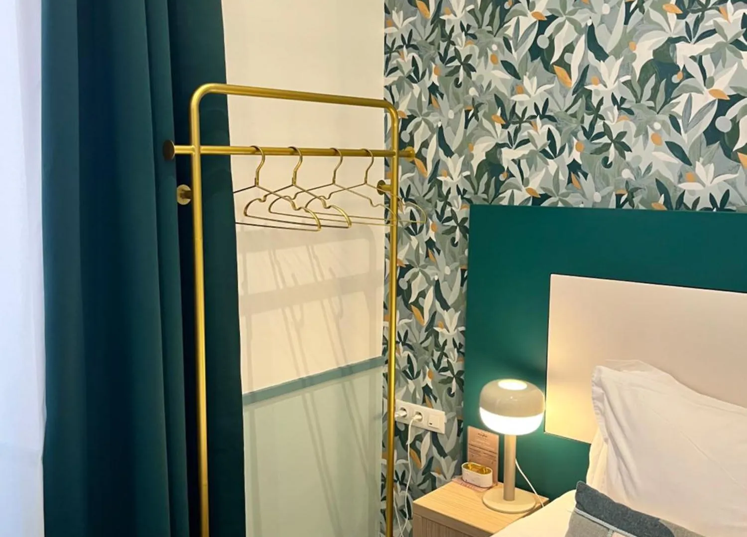 Hotel De Londres Mentone 3*,
